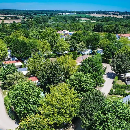 Parque de Campismo Paradis La Grand'metairie Saint-Hilaire-la-Forêt