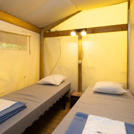 Parque de Campismo Paradis La Grand'metairie Saint-Hilaire-la-Forêt