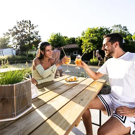 Camping Paradis La Grand'metairie 4*