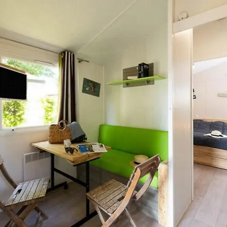 Campsite Paradis La Grand'metairie Saint-Hilaire-la-Foret